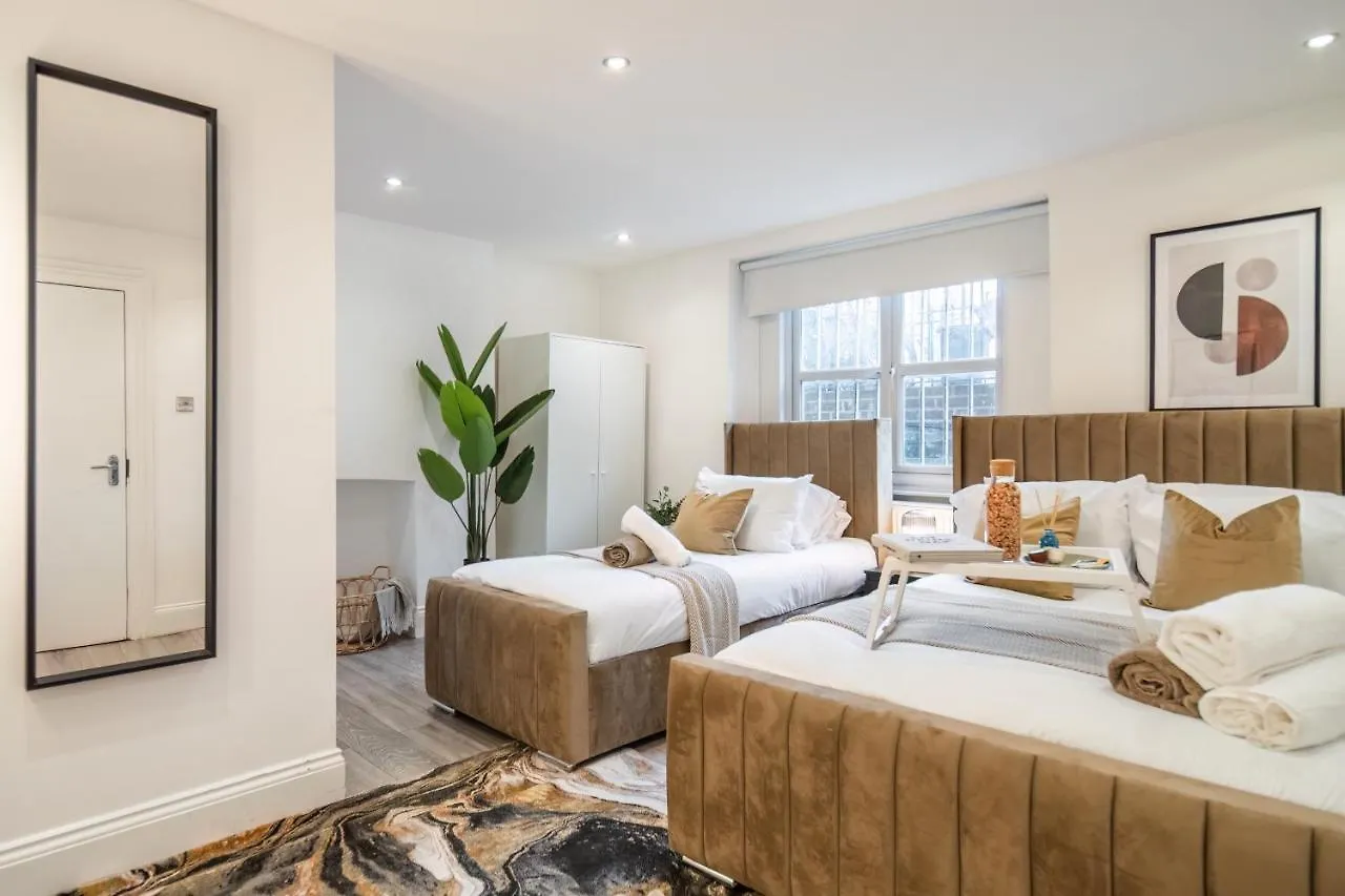 Funky Trendy Modern 3 Bed 3 Bath House In Dalston Apartment London