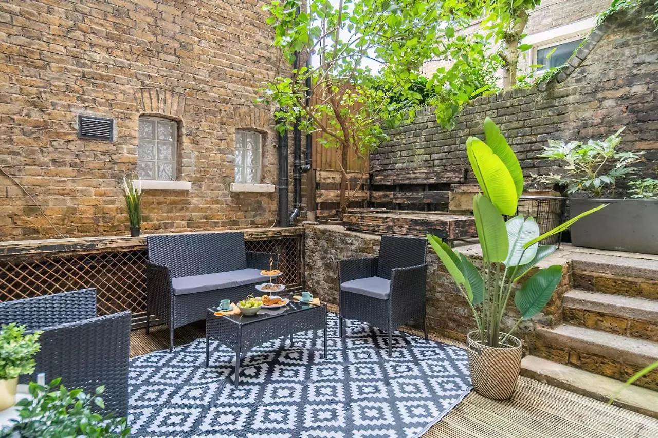 Funky Trendy Modern 3 Bed 3 Bath House In Dalston Apartment London