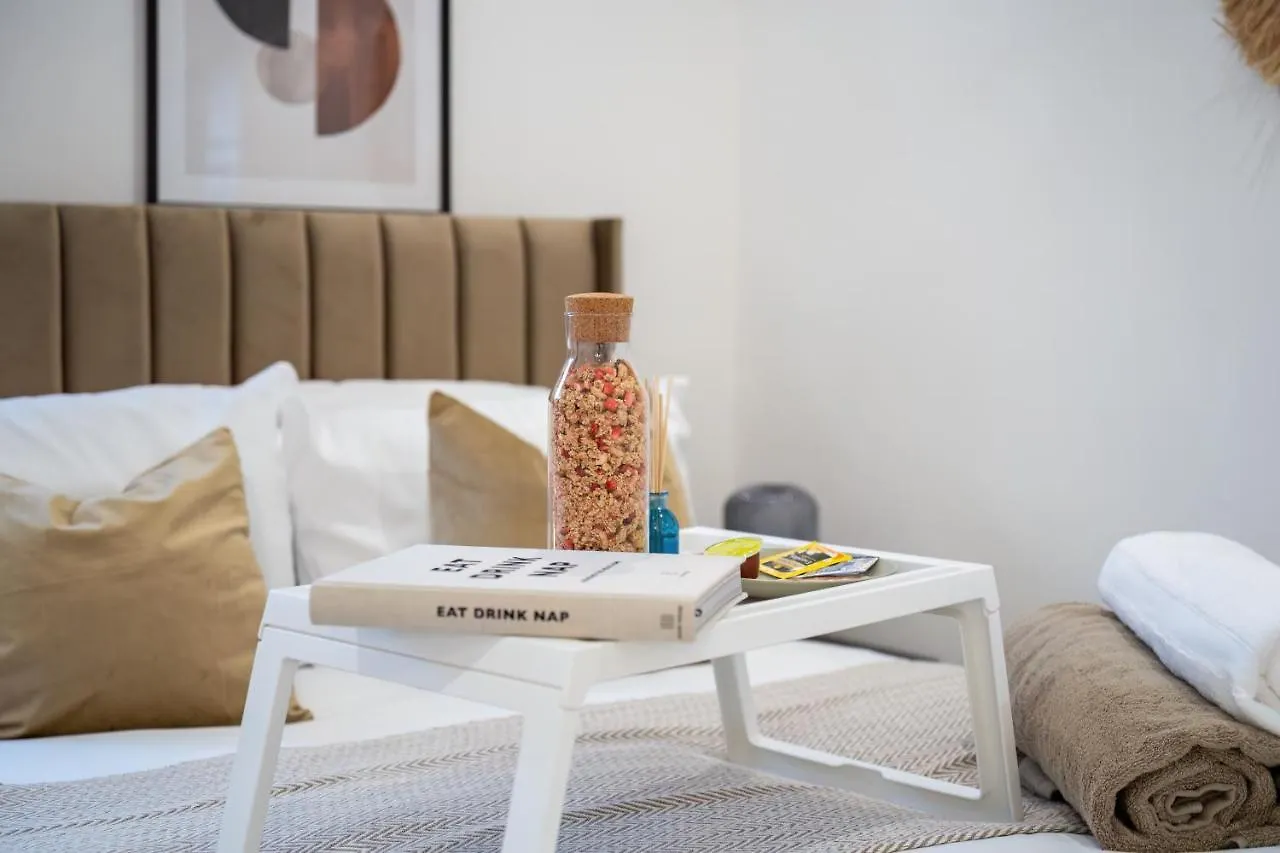 Funky Trendy Modern 3 Bed 3 Bath House In Dalston Apartment London 0*,  United Kingdom