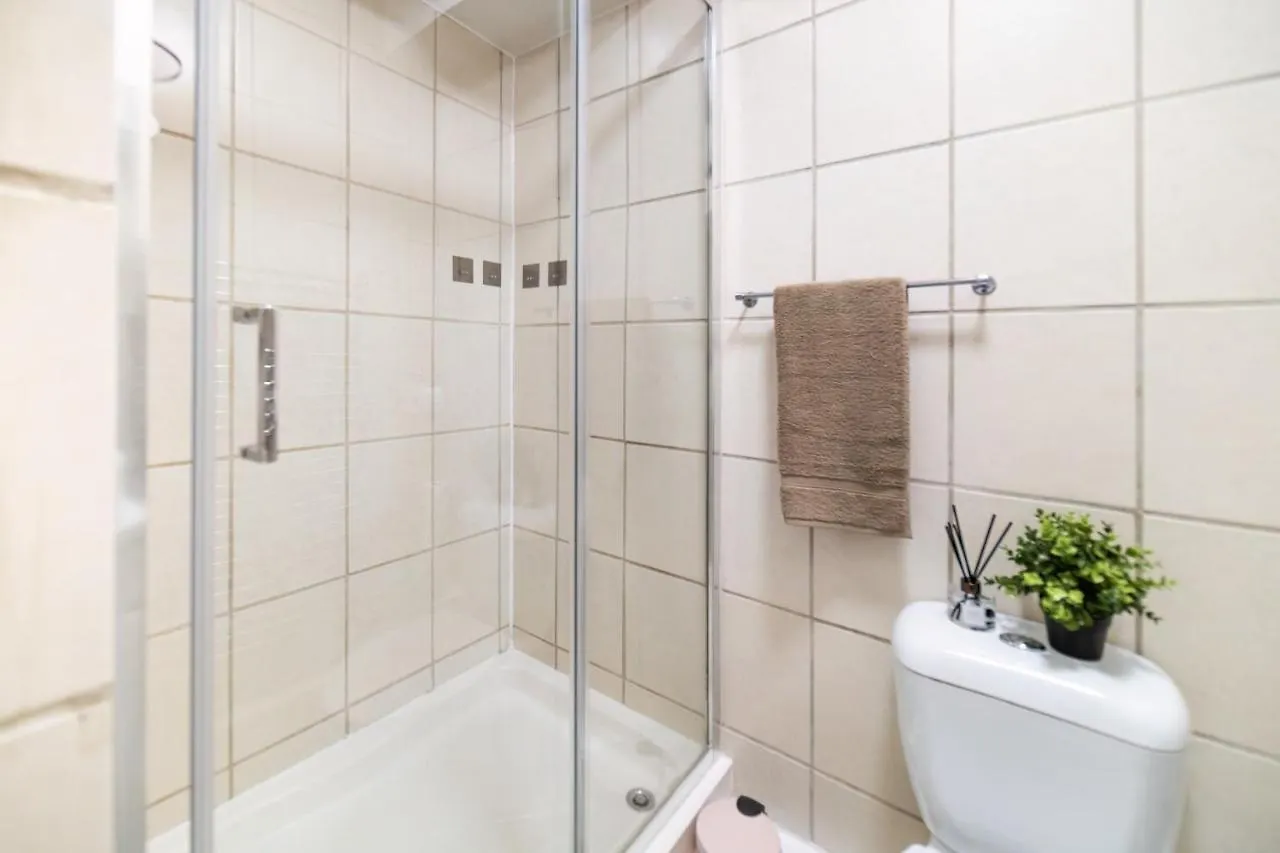 Funky Trendy Modern 3 Bed 3 Bath House In Dalston Apartment London United Kingdom